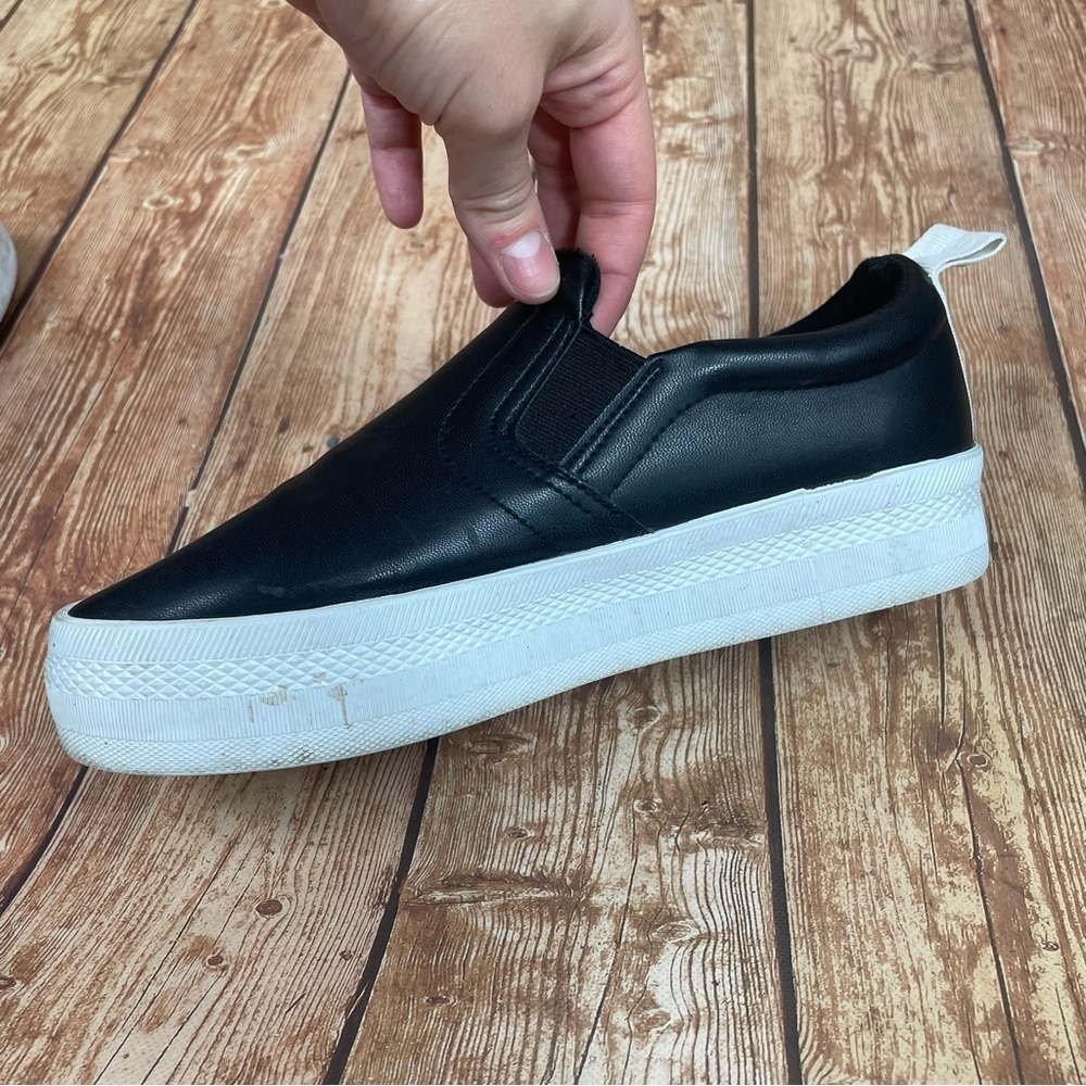 Divided H&M Woman  black and white sneakers size 7 - Picture 6 of 11